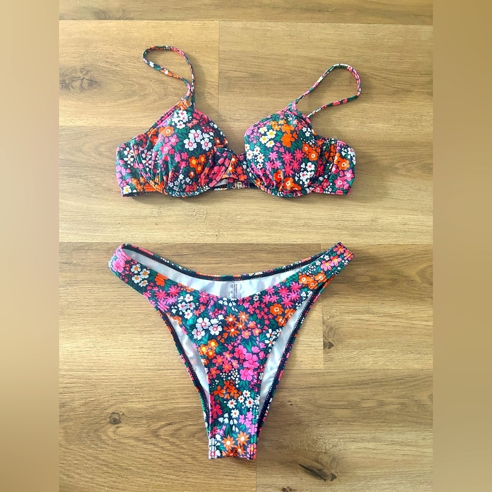 Floral Woman’s Bikini Set – Bright Garden Print, Size M, NWOT